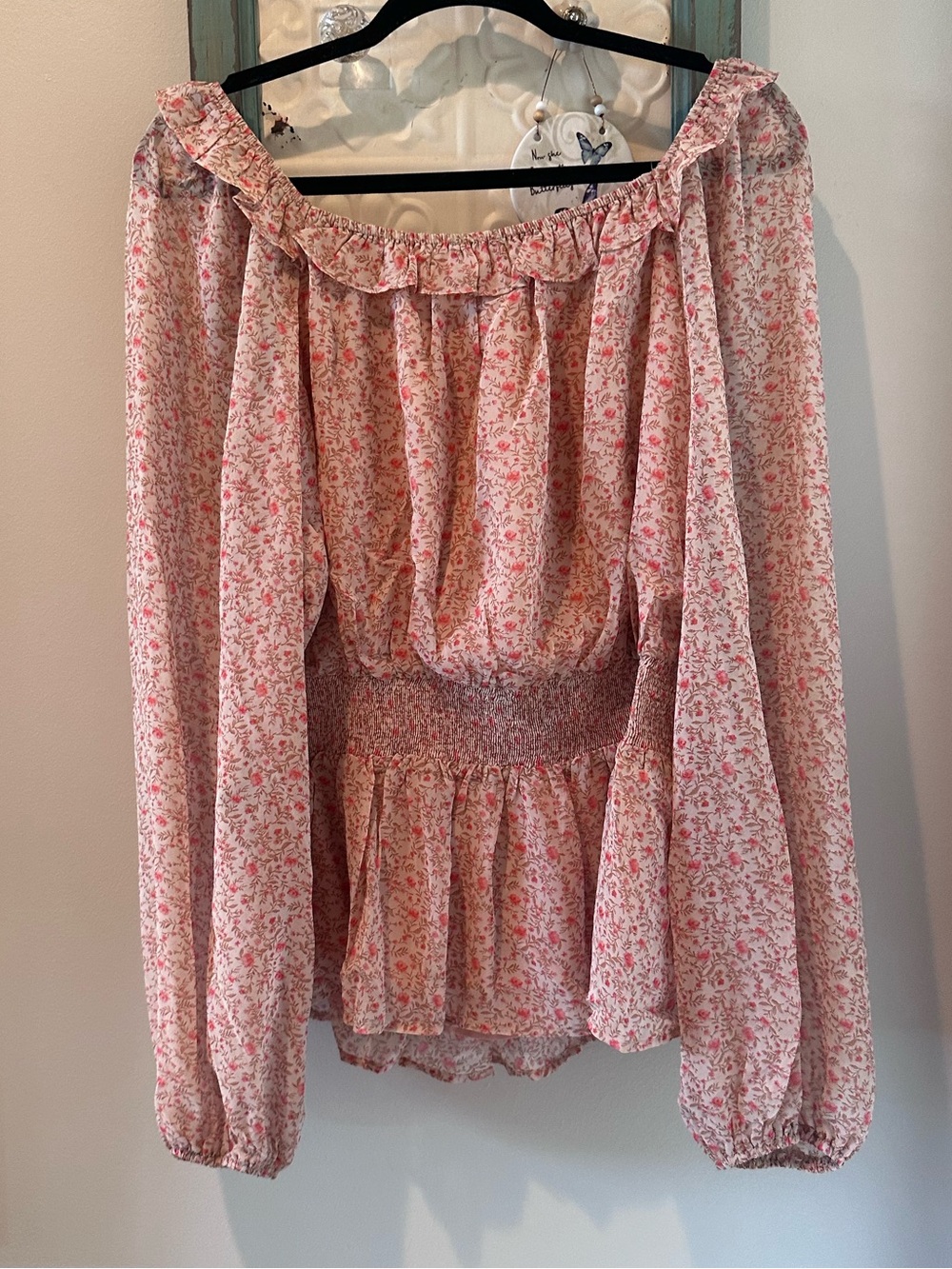 HEYSON Floral Off Shoulder Smocked Peplum Blouse – Large – NWT - Picture 4 of 4